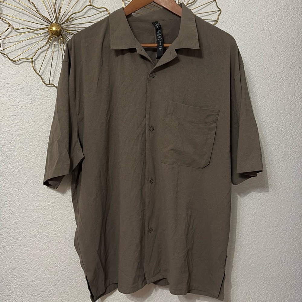 Men’s lululemon shirt size xxl